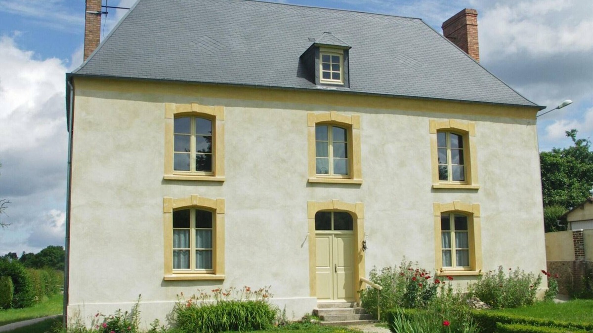 La Gonfriere Cottage | Charming Eco-Restored 1850s Parish House with Garden - Perfect for Families!