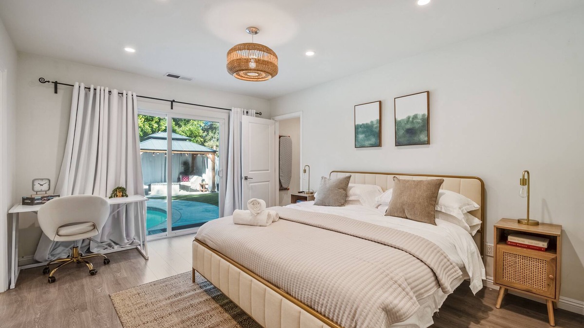 Encino House | Charming Encino Retreat w/Pool