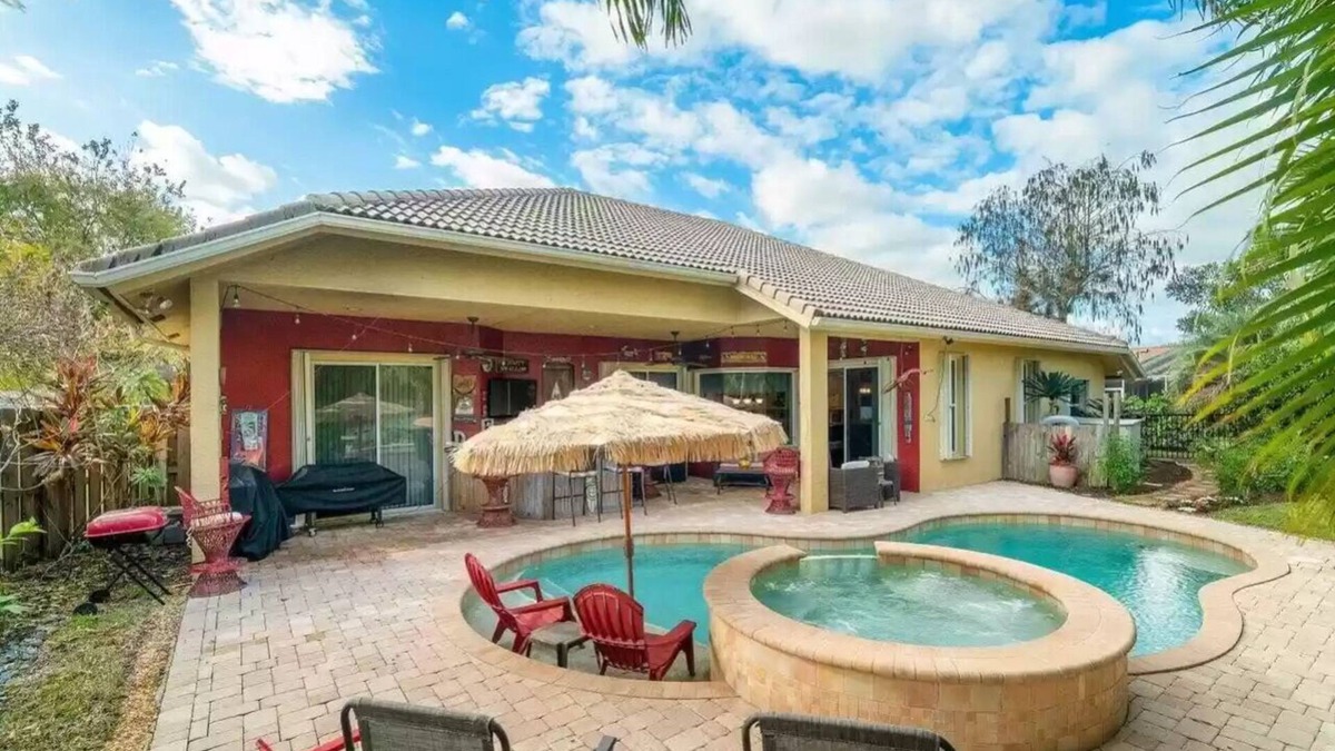 Wellington House | Charming Equestrian & Vacation Paradise Pool Home