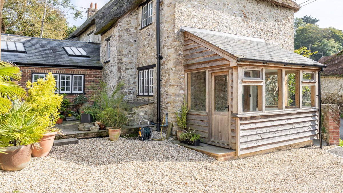 Combpyne Other | Charming Family Farmhouse near Lyme Regis, 10 minute drive to the beach