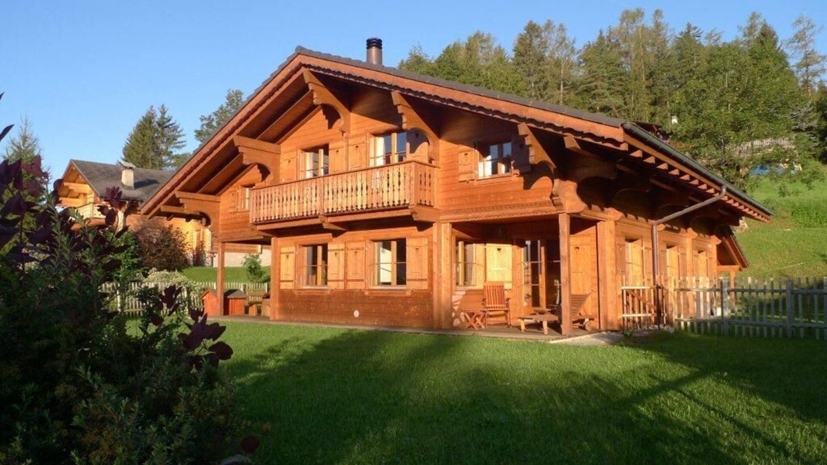 Barboleusaz Ski Chalet | Charming Family Friendly Chalet in Swiss Alps near Ski lifts and Bike Trail.
