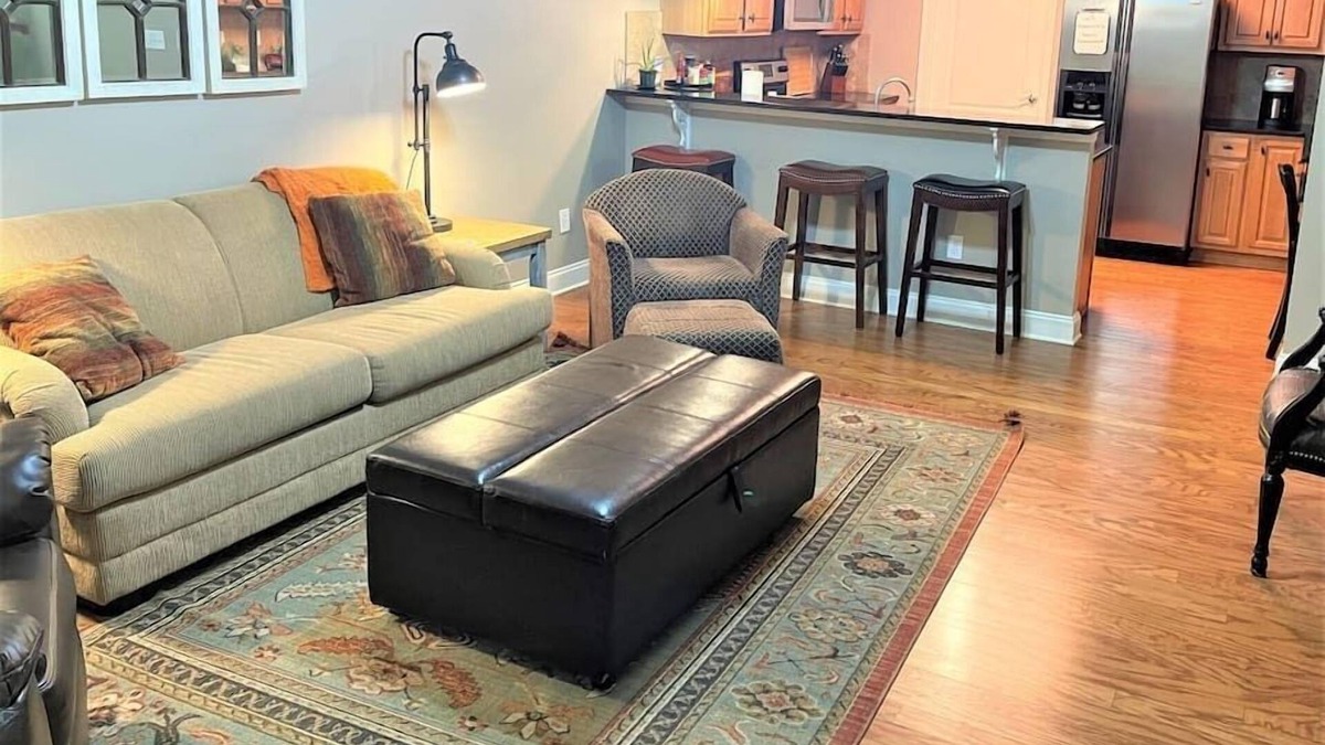 Auburn Apartment | Charming Family Friendly Condo in Ideal Location