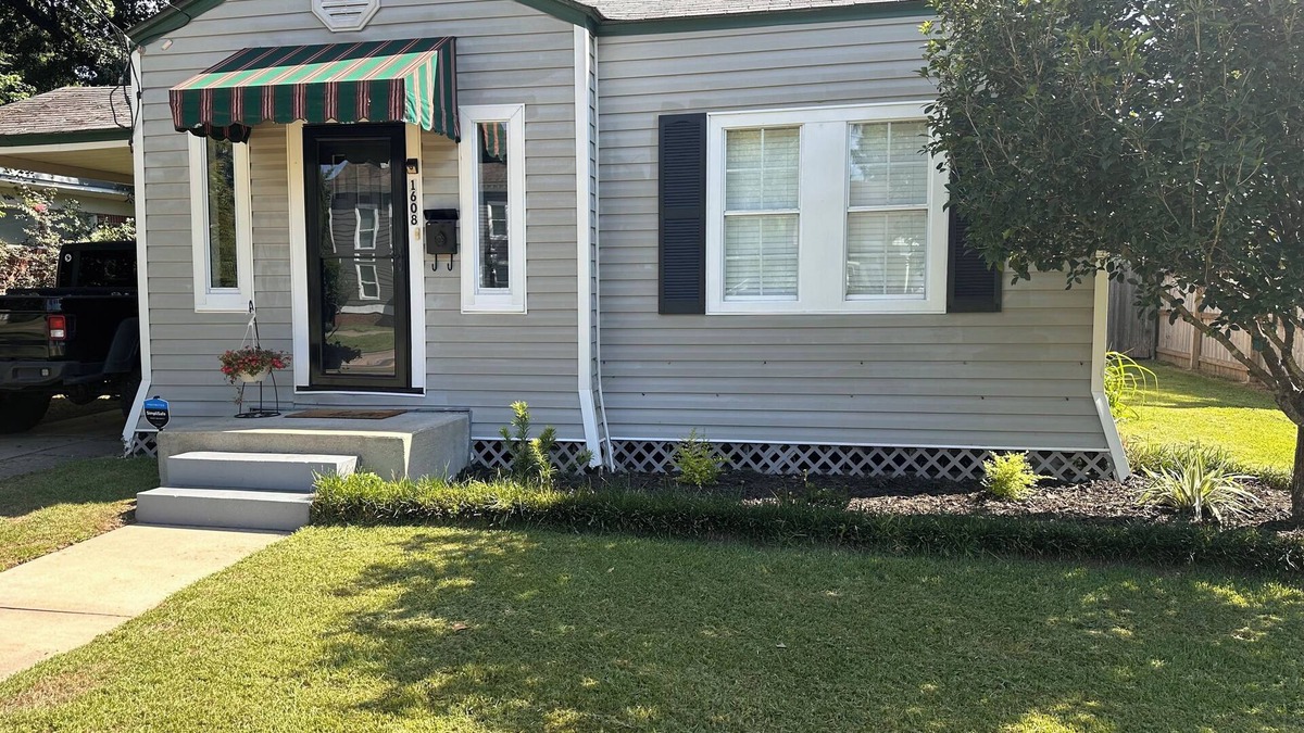 Monroe House | Charming, family-friendly house centrally located in the Garden District!