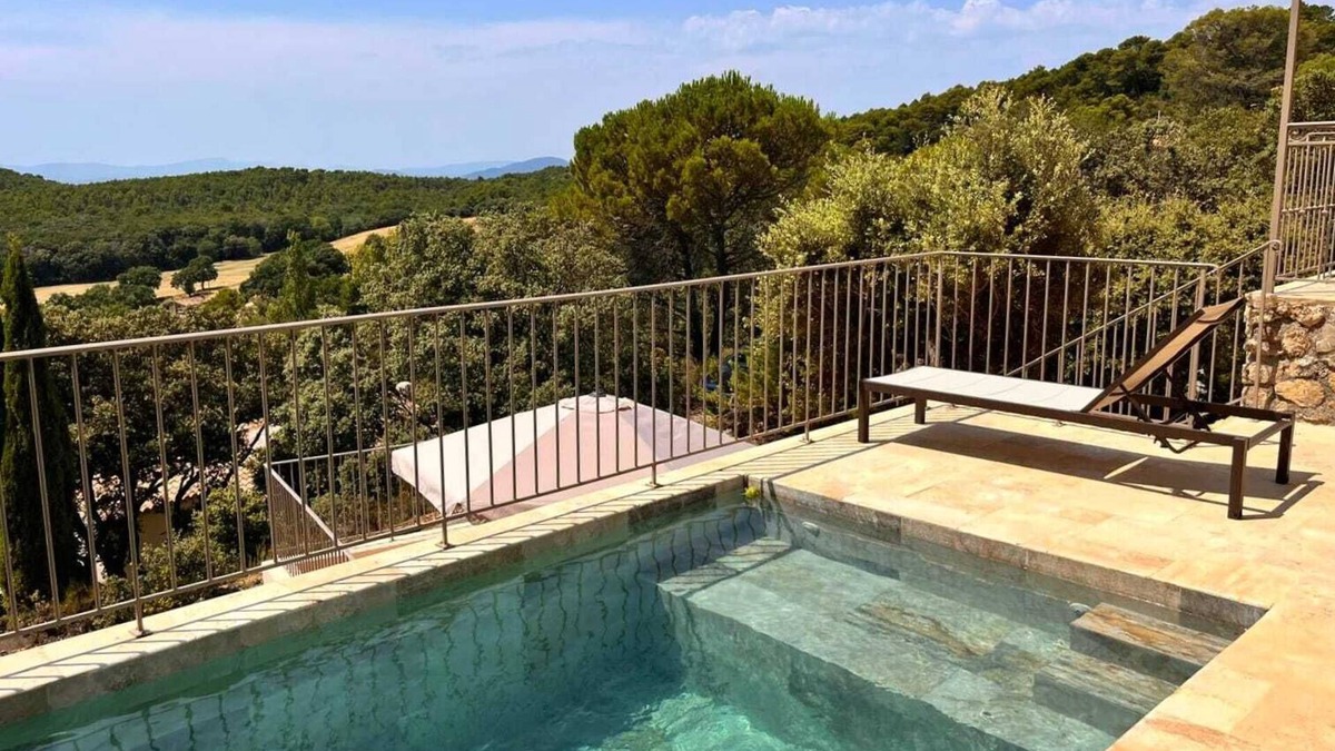 Tourtour Villa | Charming family villa in Tourtour. 40 minutes from the Côte d'Azur.