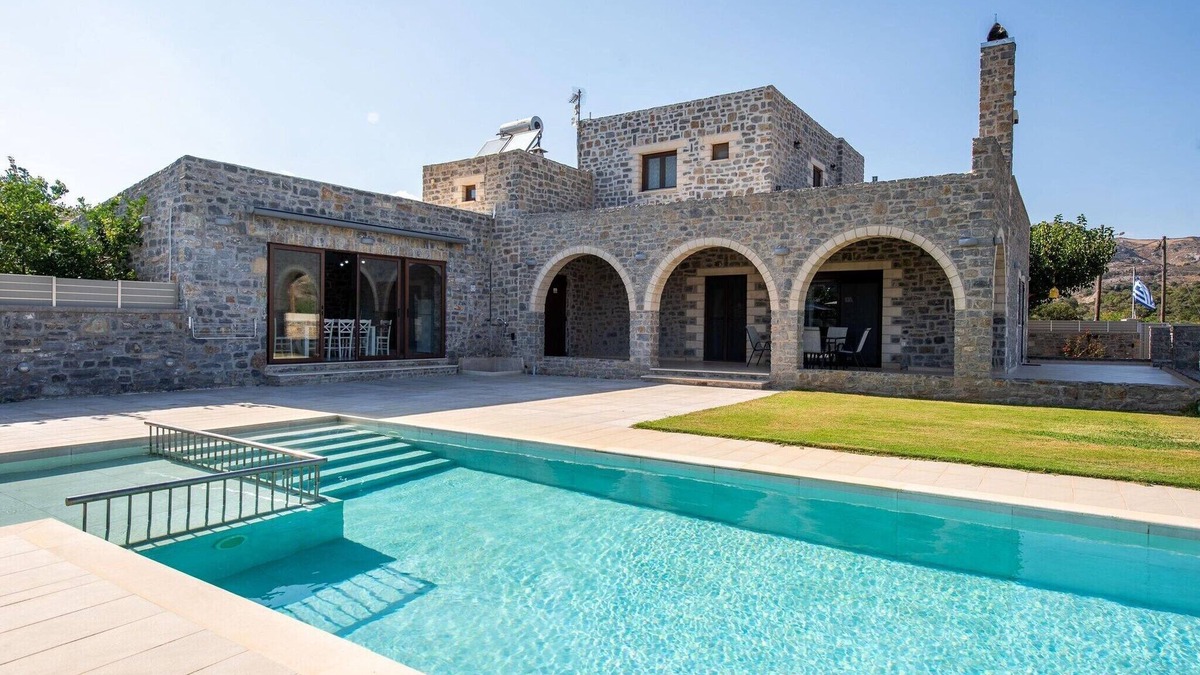 Monopari Villa | Charming Family Villa with Pool in Koxare