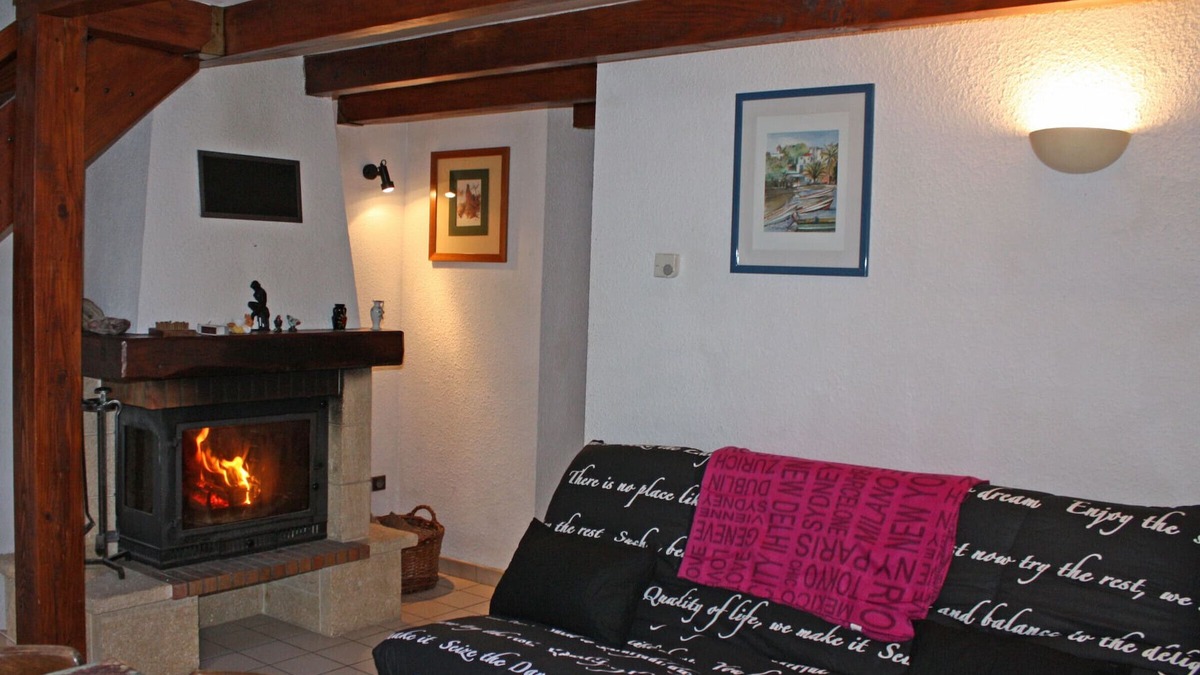 Girmont-Val-d'Ajol Cottage | Charming Farmhouse with Game Room, 10 km to Val d'Ajol, WiFi Included