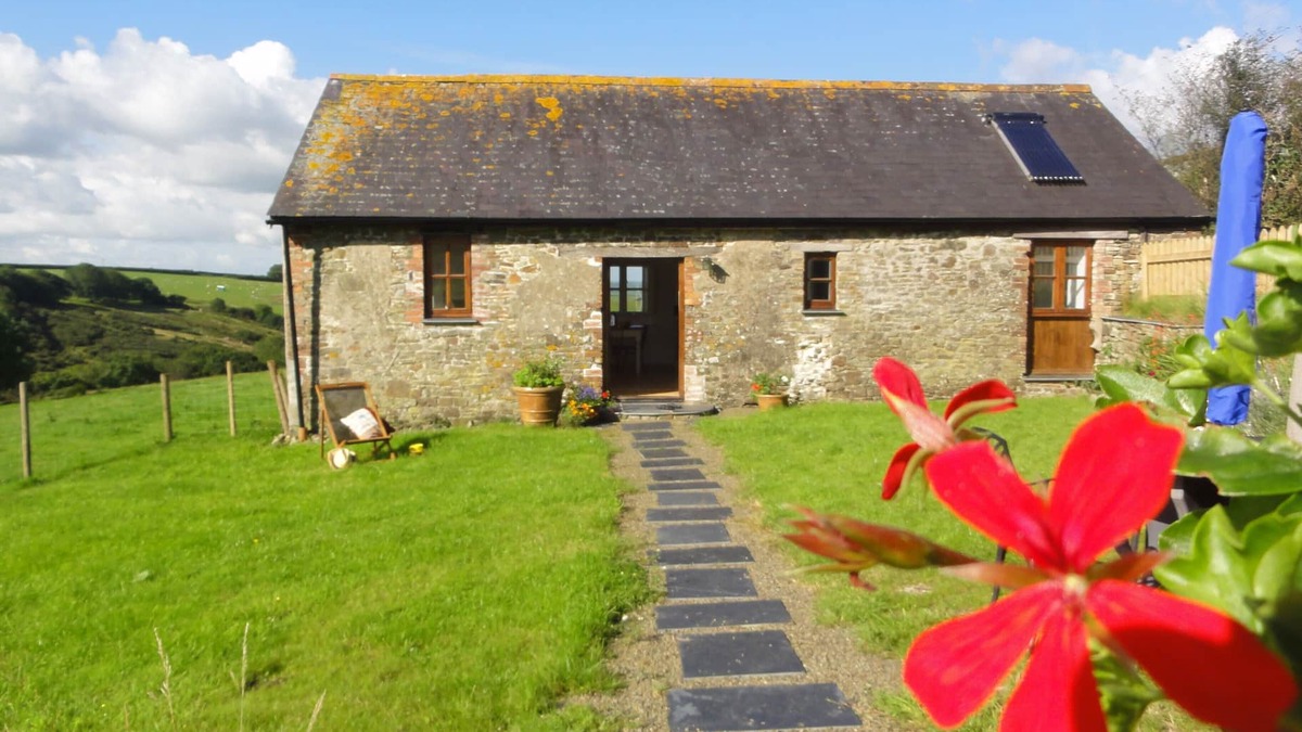 Torrington Cottage | Charming Farm Cottage, Far Reaching Views Of Devon , a rural escape!