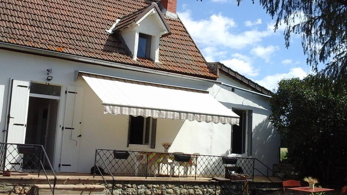 Taxat-Senat Cottage | Charming Farmhouse with Terrace, Spacious Garden, BBQ and Modern Amenities