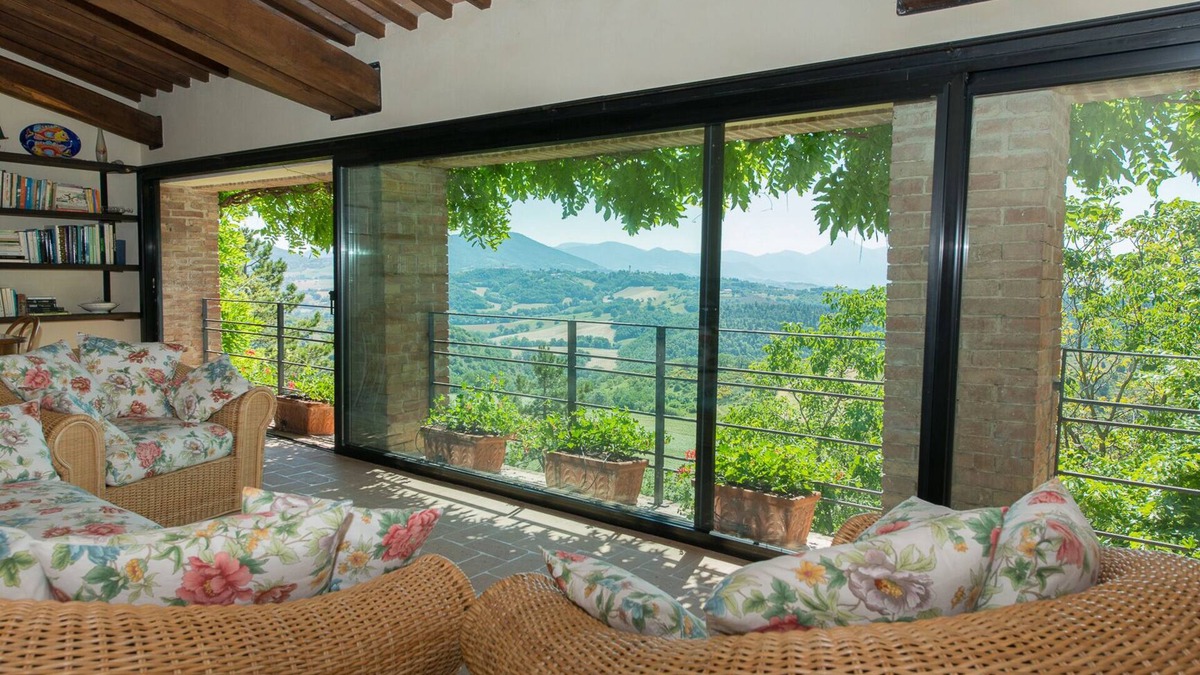 Coldellanoce House | CHARMING FARMHOUSE IN THE MARCHIGIAN HILLS