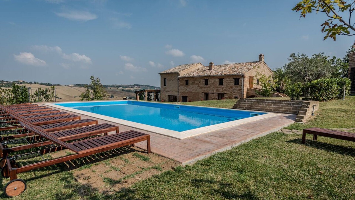 Montegiorgio Villa | Charming farmhouse + cottage with 360° views. A/C in bedrooms, 12x6m gated pool,