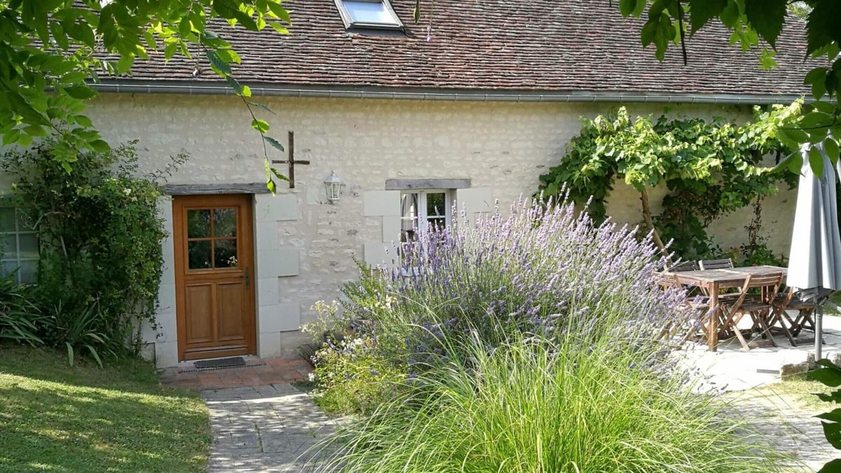 Brizay Cottage | Charming Farmhouse with Private Pool Near Vineyards and Nature