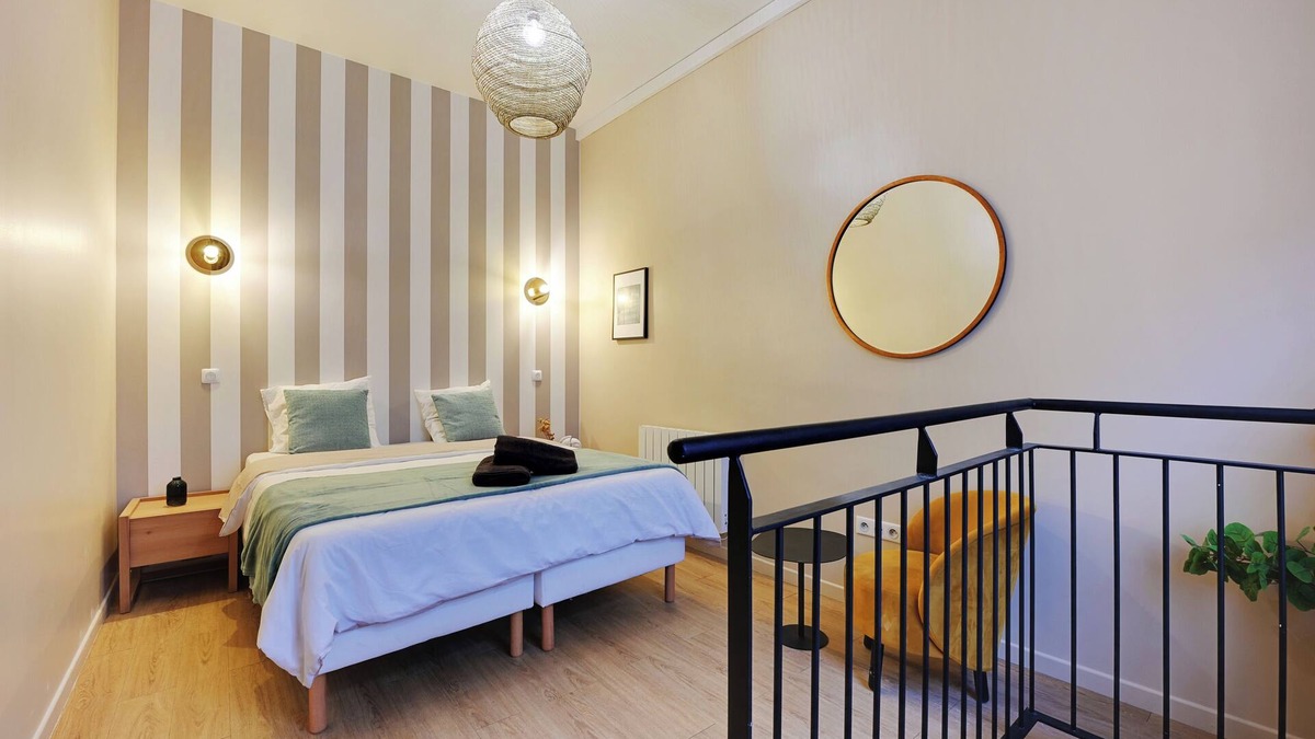 Croulebarbe Apartment | Charming FLAT - 2 bedrooms with a cinema in the "quartier Latin"