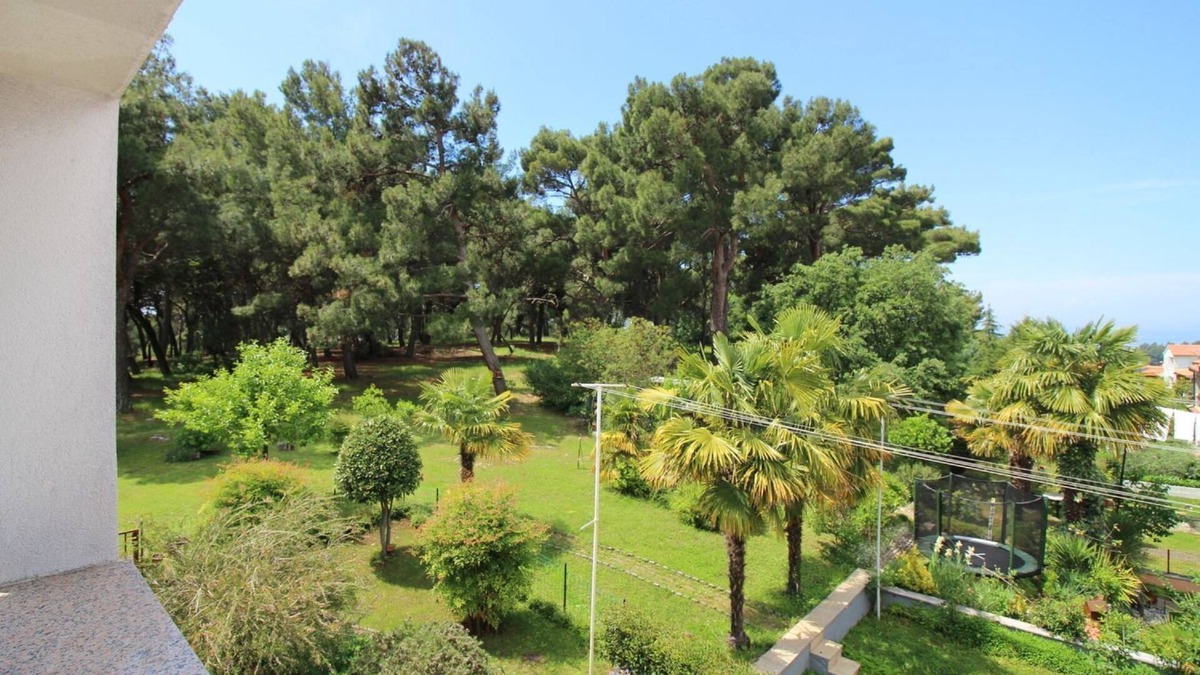 Brulo Apartment | Charming flat just 350 metres from the beach with private balcony and sea view