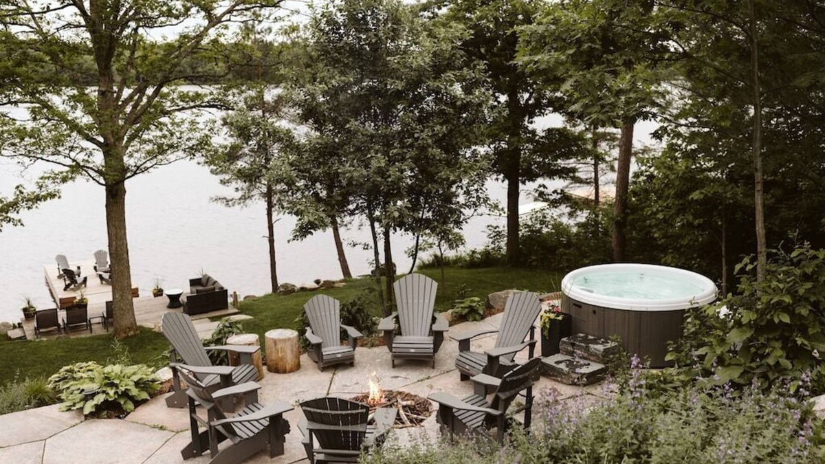 Bala Cottage | Charming Four Seasons Lake Front Renovated Cottage in Bala, Moon River Muskoka
