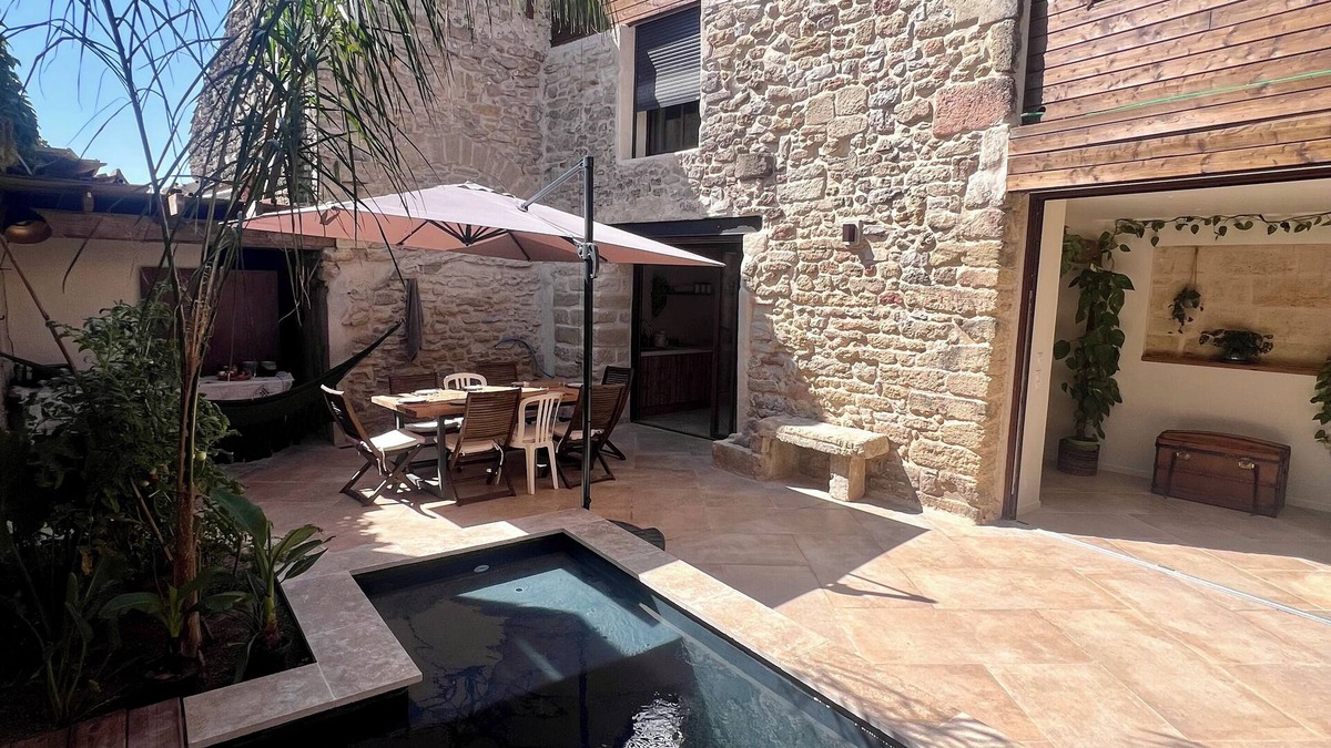 Gallargues-le-Montueux House | Charming house with swimming pool, in the heart of the village of Gallargues-Le-Montueux.
