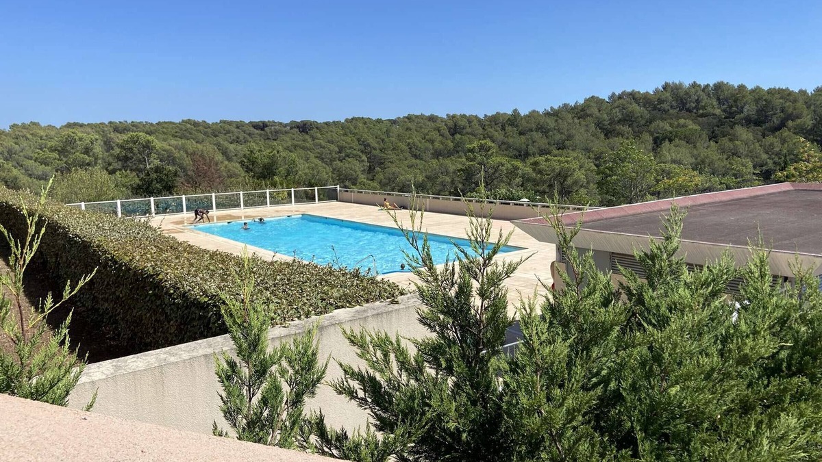 La Bouverie Apartment | Charming 2-Room Apt with Pool & Terrace, Near Var Beaches