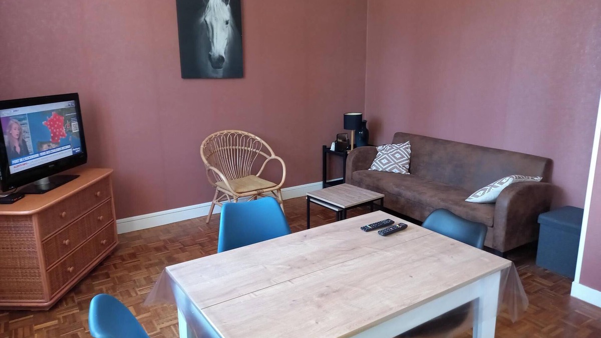 Saint-Etienne-de-Puycorbier House | Charming Maison de Plein-Feet in the heart of the Périgord Blanc region of the Dordogne.
