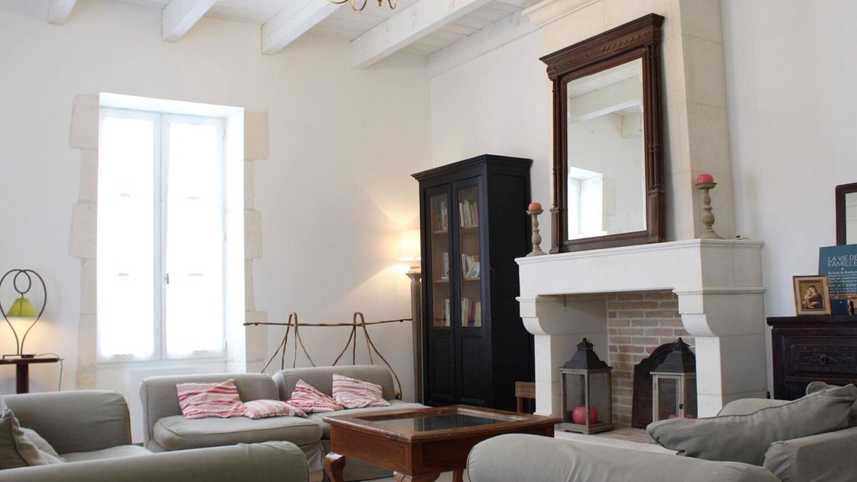 Cheray House | Charming 19th Century Manor with Garden and 18 Sleeps in Saint-Georges-d'Oléron