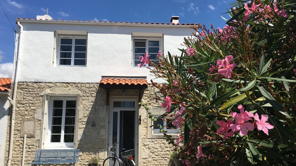 L'Echardiere House | Charming house with beautiful garden with trees