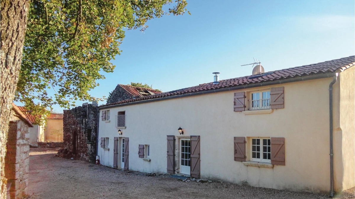 Saint-Pierre-de-la-Fage House | Charming cottage 30 km from Clermont-l.