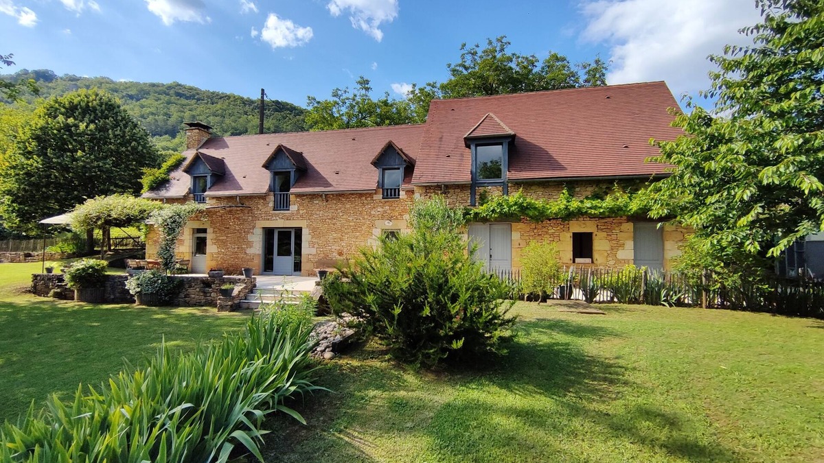Saint-Vincent-de-Cosse House | Charming gîte with heated swimming pool