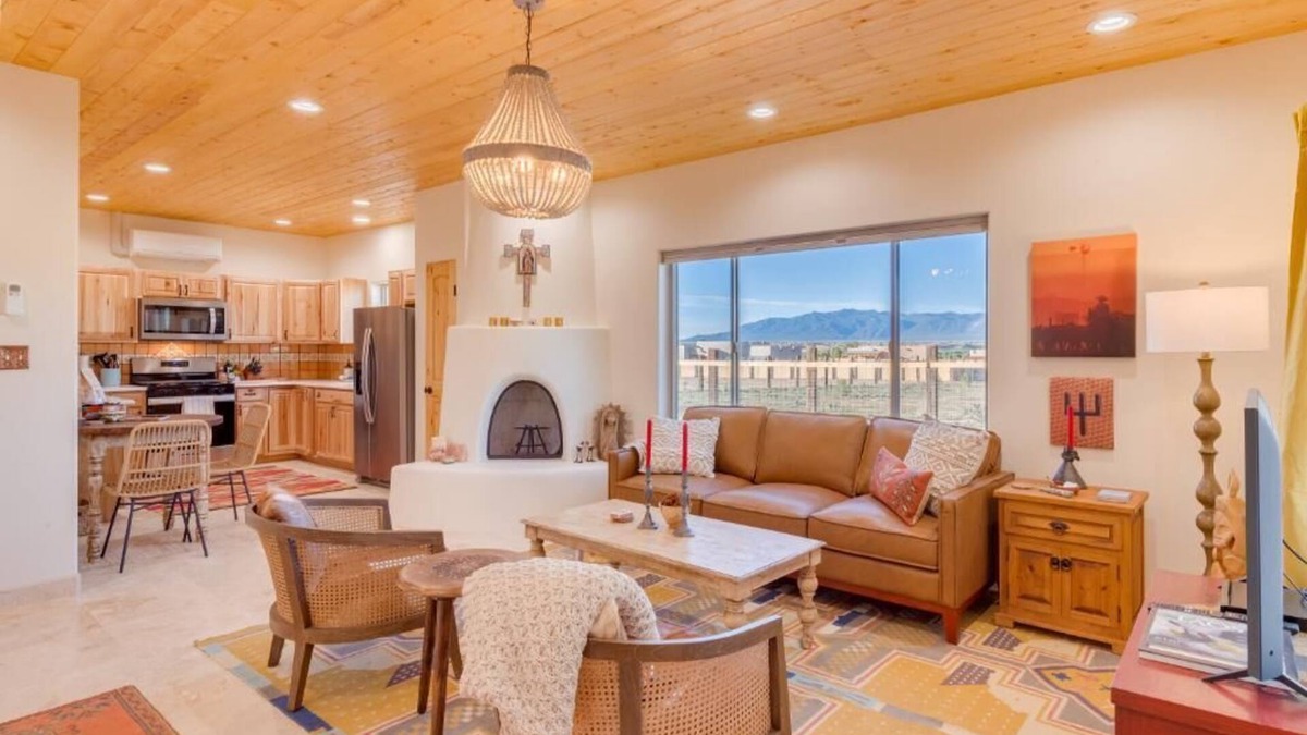 Taos House | Charming free standing Casita in Taos, NM