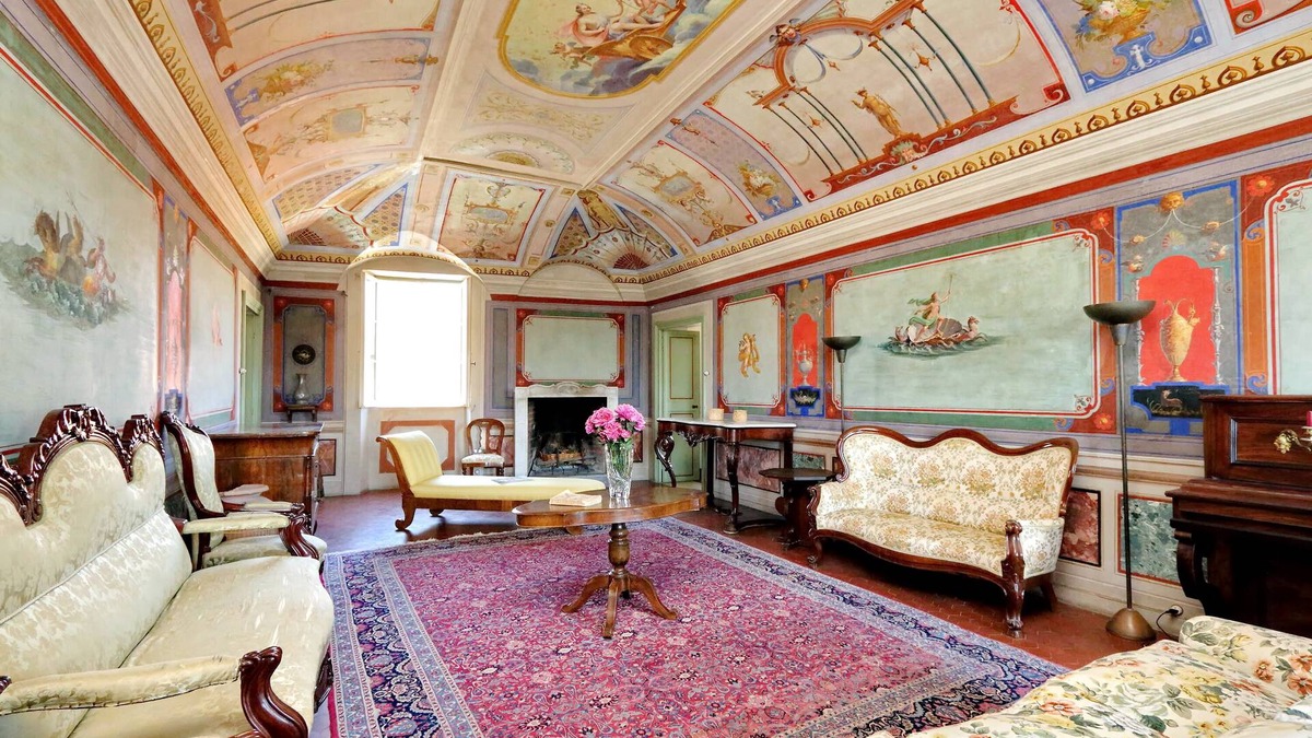 Cerveteri Apartment | Charming Frescoed Apartment in Cerveteri Old Town