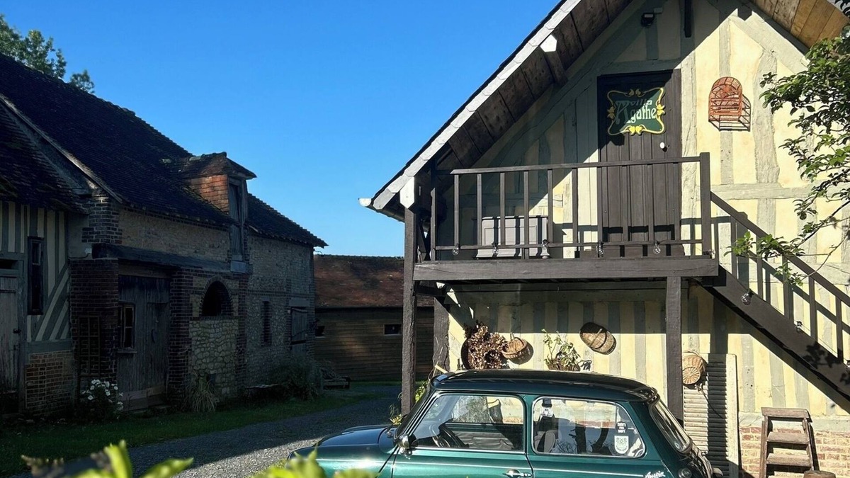 Sainte-Marguerite-de-Viette Apartment | Charming gîte with pool and spa in Normandy