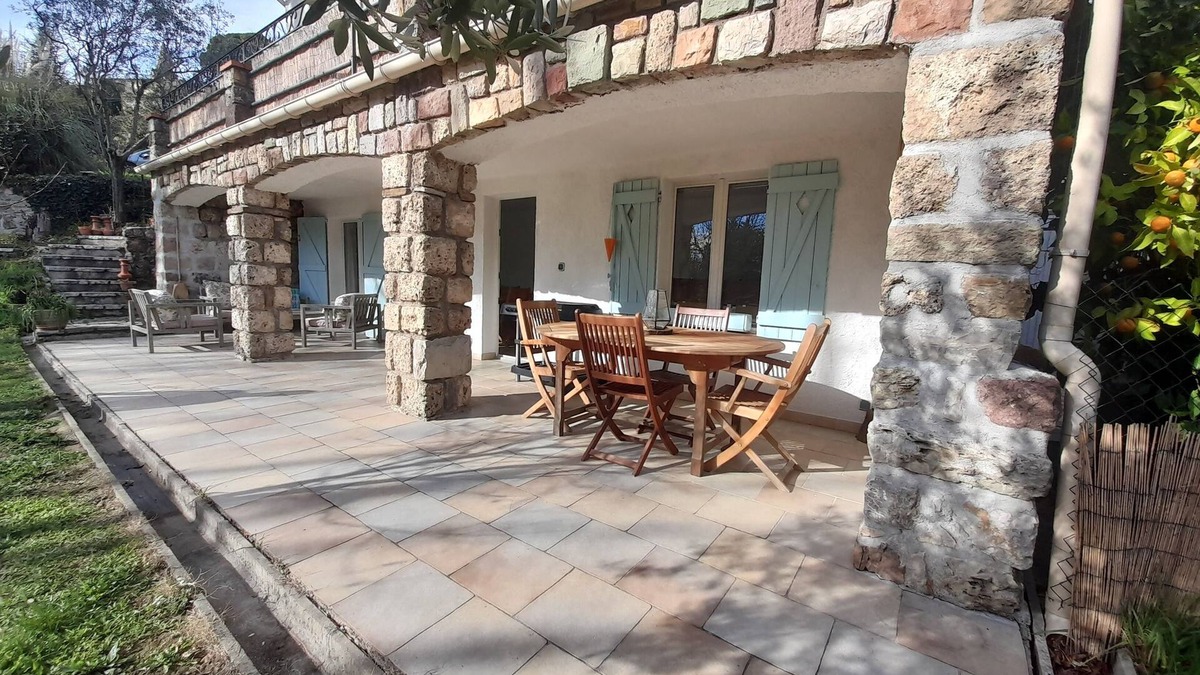 Bargemon Apartment | Charming Garden apartment in delightful Bargemon