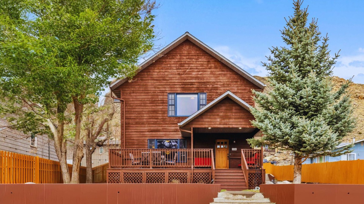 Gardiner House | Charming Gardiner Home Steps from Yellowstone