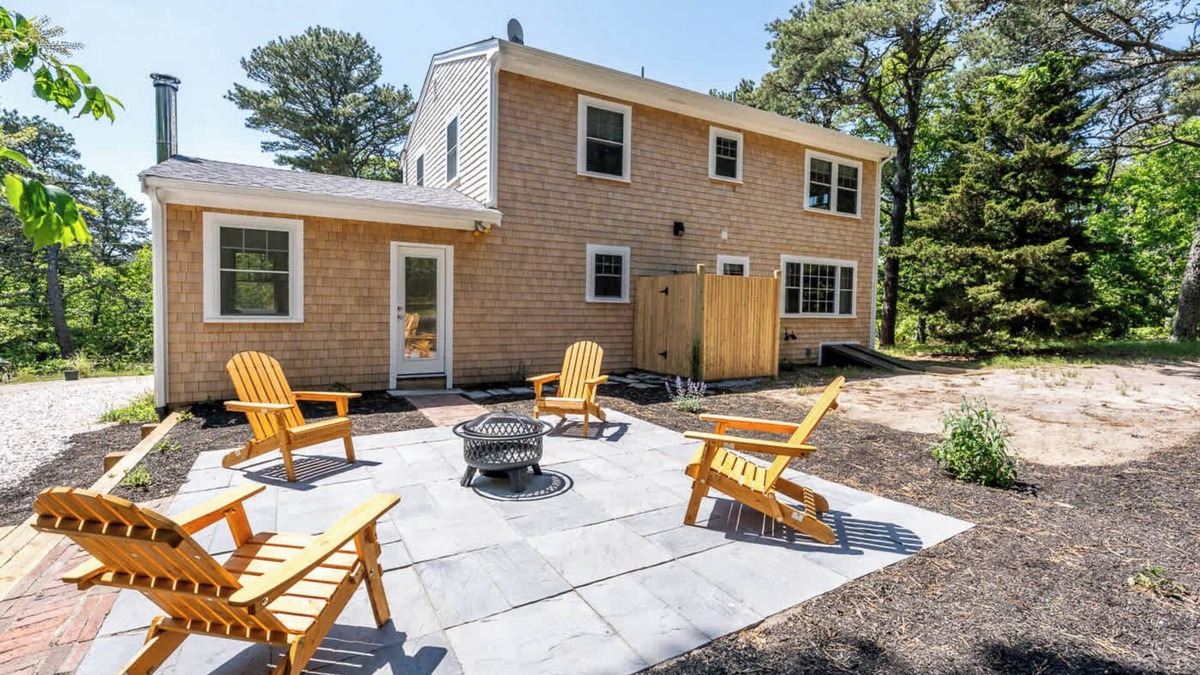 Wellfleet House | Charming Garrison Colonial Home in Wellfleet