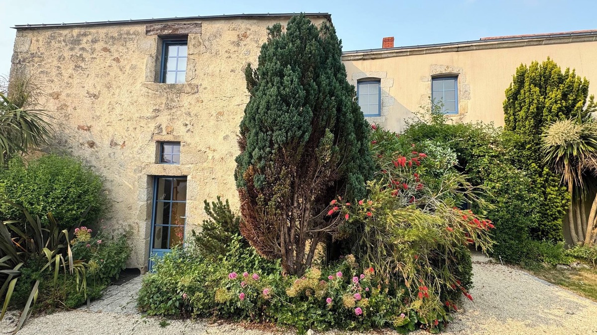 Belleville-sur-Vie House | Charming gîte - 72 m² - 30 min from the sea