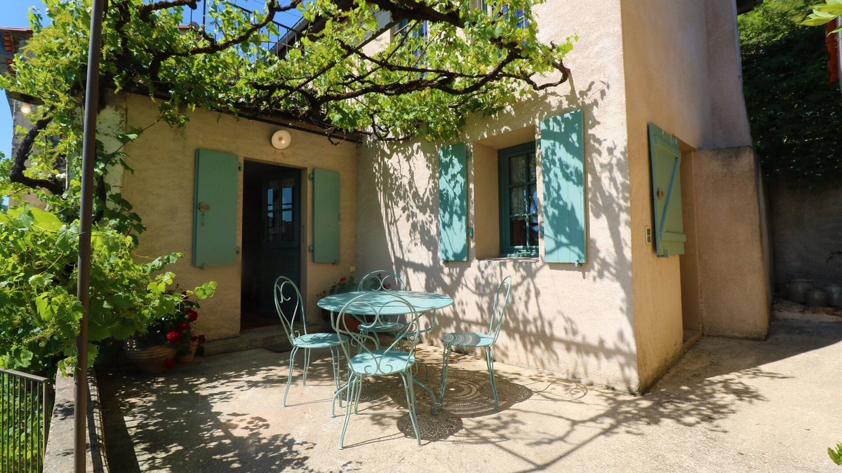 Saint-Cyprien House | Charming gite ideally situated in the heart of the Black Perigord.