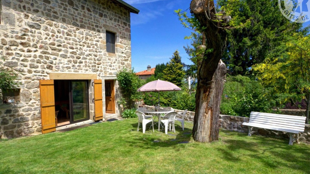 Marols Cottage | Charming Gîte with Private Yard, Fireplace, and Modern Amenities