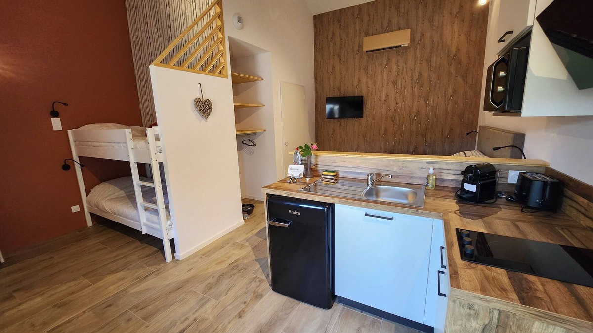 Saint-Pierre-d'Exideuil House | Charming gîte with swimming pool