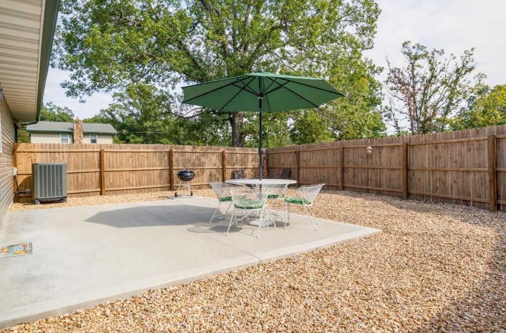 Laurie House | Charming Gravois Mills Escape with Private Backyard!