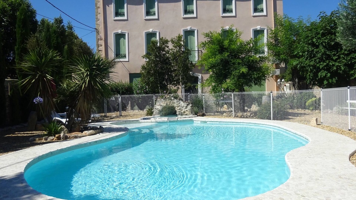 Pomerols Apartment | CHARMING GUEST GARDEN TERRACE SWIMMING POOL, FREE PARKING AND WIFI, BEACHES 8 Km away