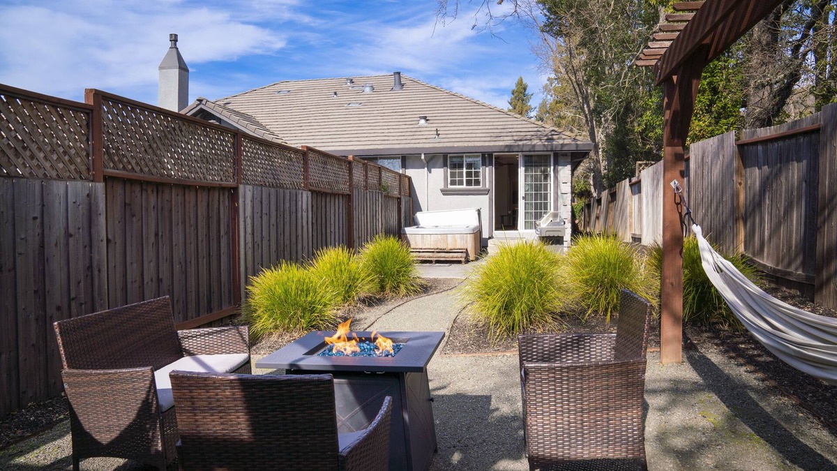 Santa Rosa House | Charming guest house near Sonoma