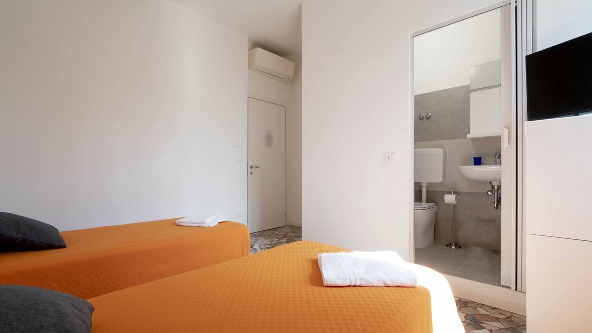 Castel San Pietro Terme House | Charming Guest Room in Frassino with Private Entrance
