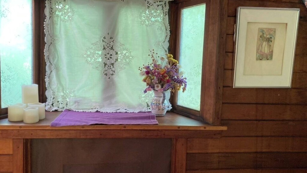 Corvallis House | Charming Gypsy Caravan in private yard near university, downtown and river park