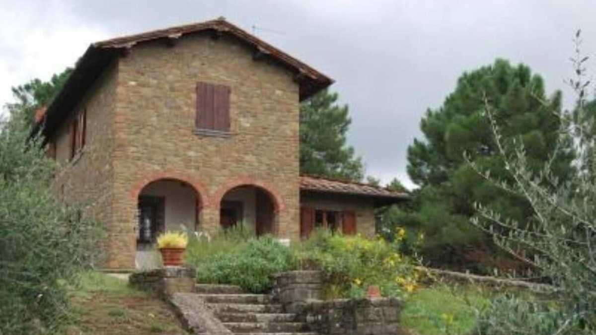 Palazzuolo Alto House | Charming hill villa with a wonderful view and park