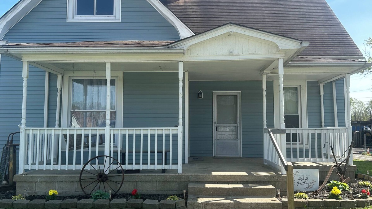 Rockville House | Charming Historic 3BR One Block to Downtown Rockville Shopping & Dining