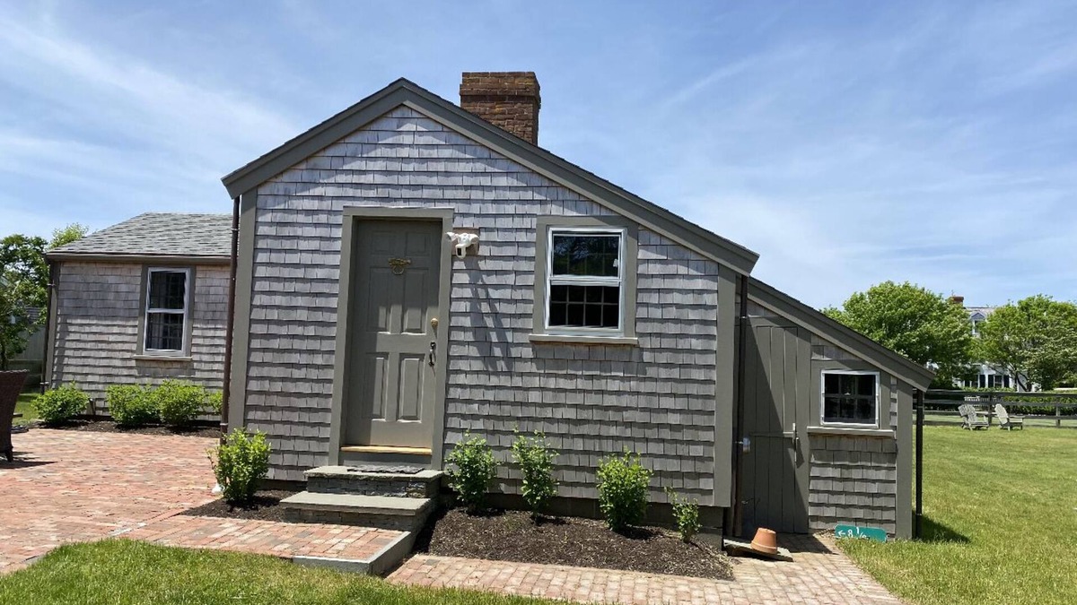 Nantucket Town Cottage | Charming Historic Downtown Cottage