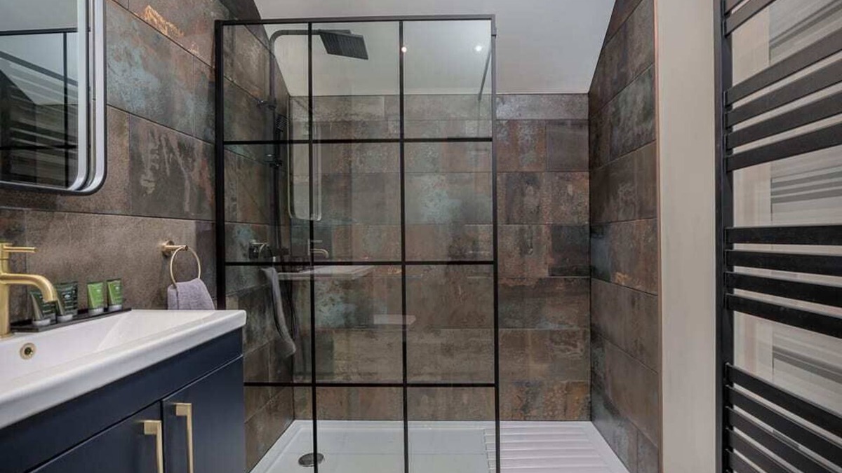 Sheffield City Centre Apartment | Charming Historic Haven in Sheffield City Centre