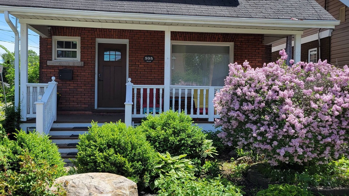 North Bay House | Charming historic home w/parking, walk to downtown, waterfront, shops & more.