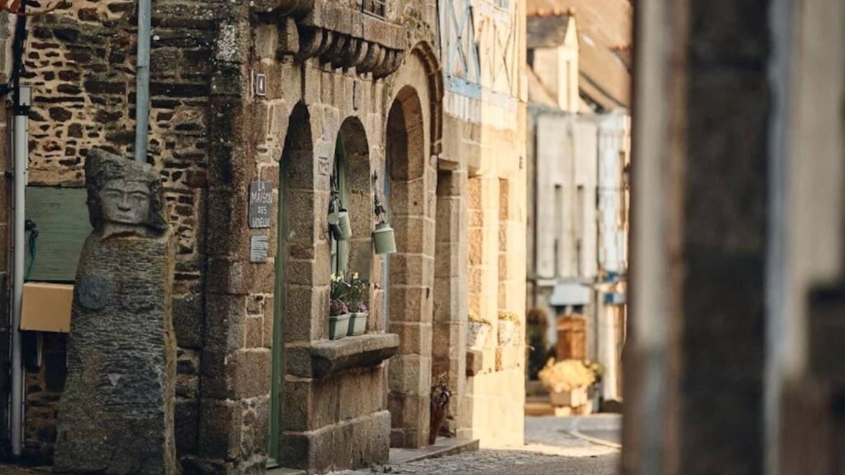 Bazouges-la-Perouse House | Charming house in the heart of the village