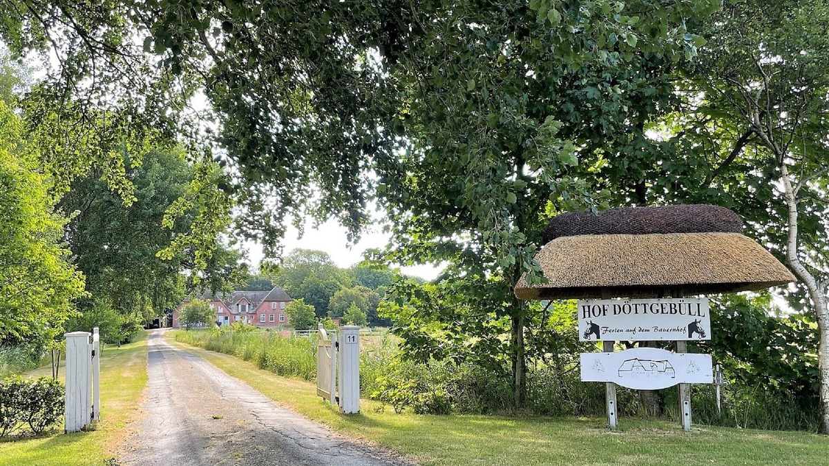 Aventoft Apartment | Charming Holiday Apartment Thorge in Picturesque Döttgebüll