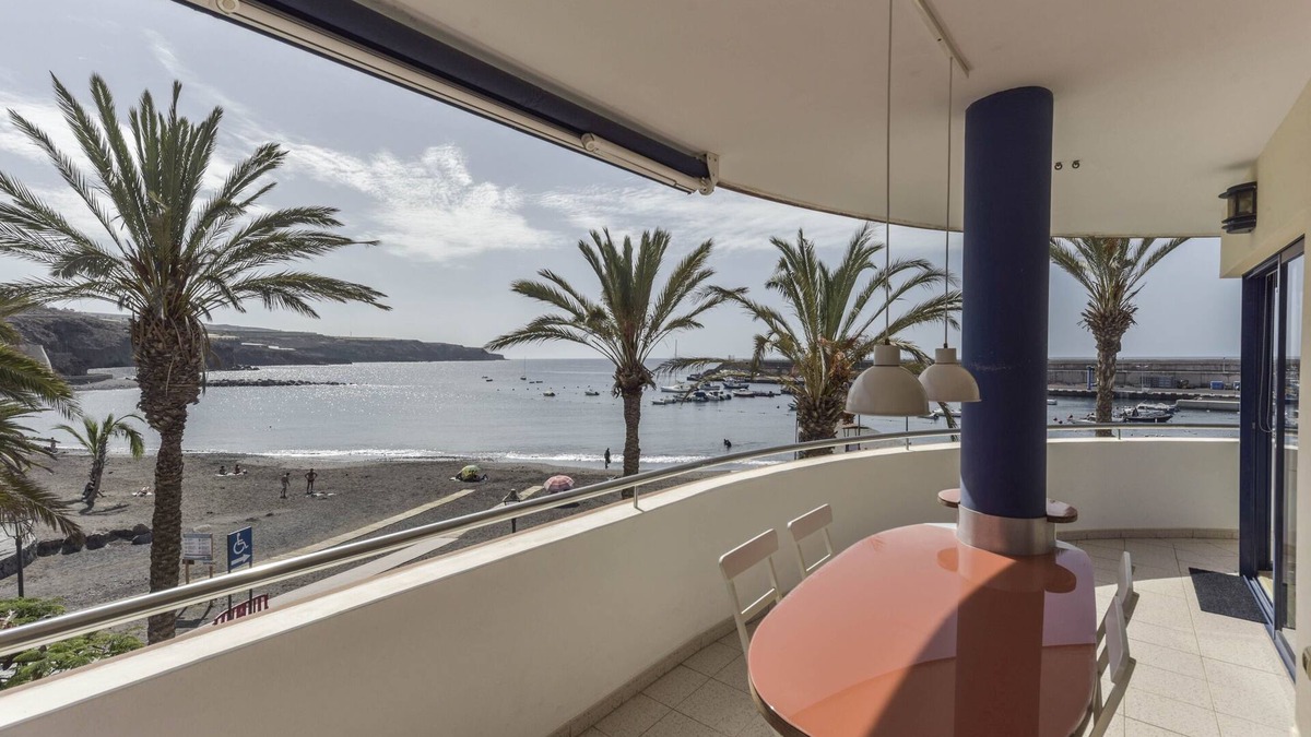 Playa San Juan Apartment | Charming Holiday Apartment “Merlín 1.1” in Playa de San Juan with Sea View, Terrace & WiFi
