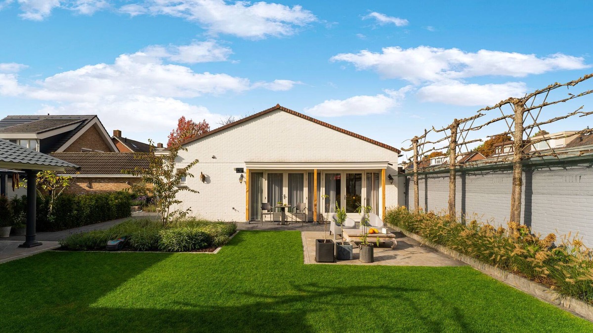 Kaatsheuvel House | Charming holiday home in Kaatsheuvel with hot tub