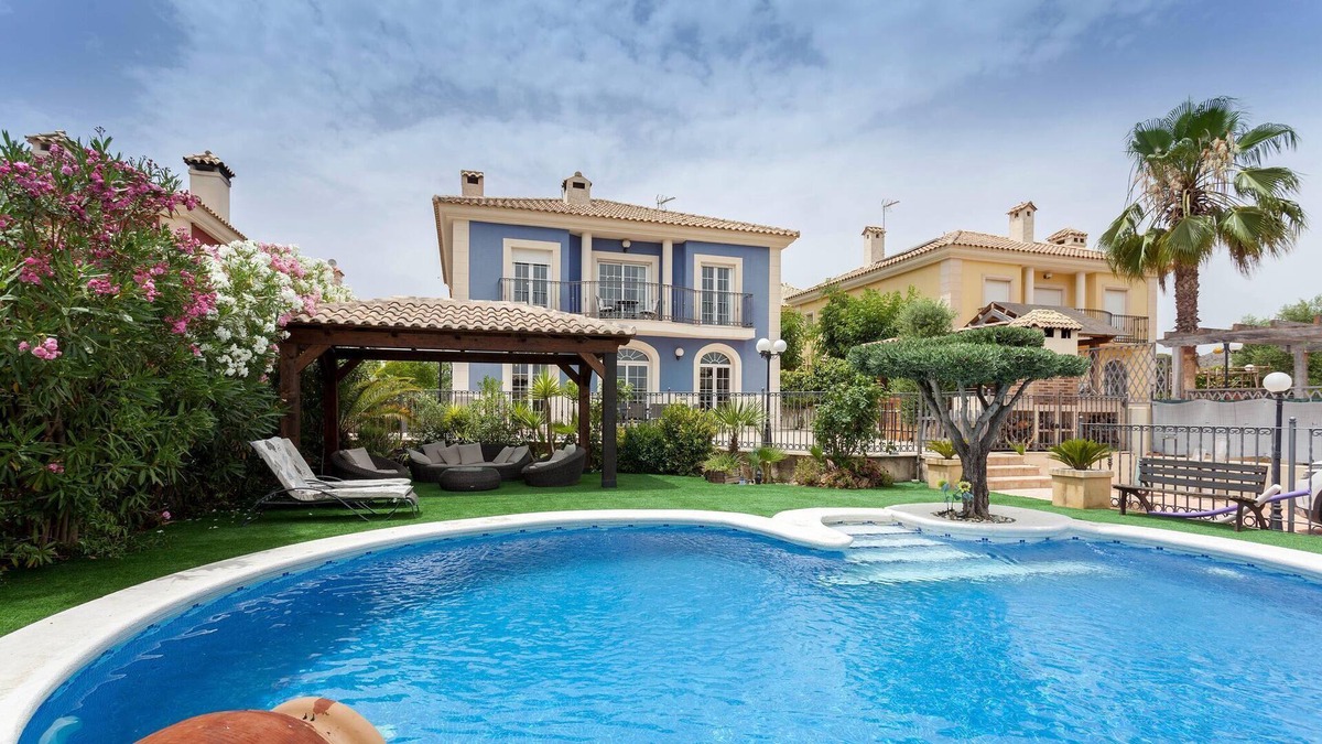 Aspe Villa | Charming Holiday Home with Private Pool and Bar